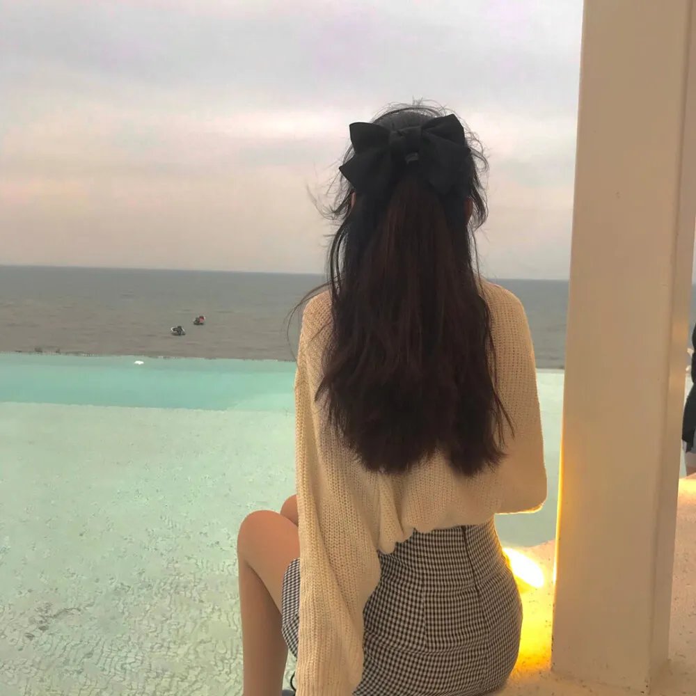 海坐下来时没有风